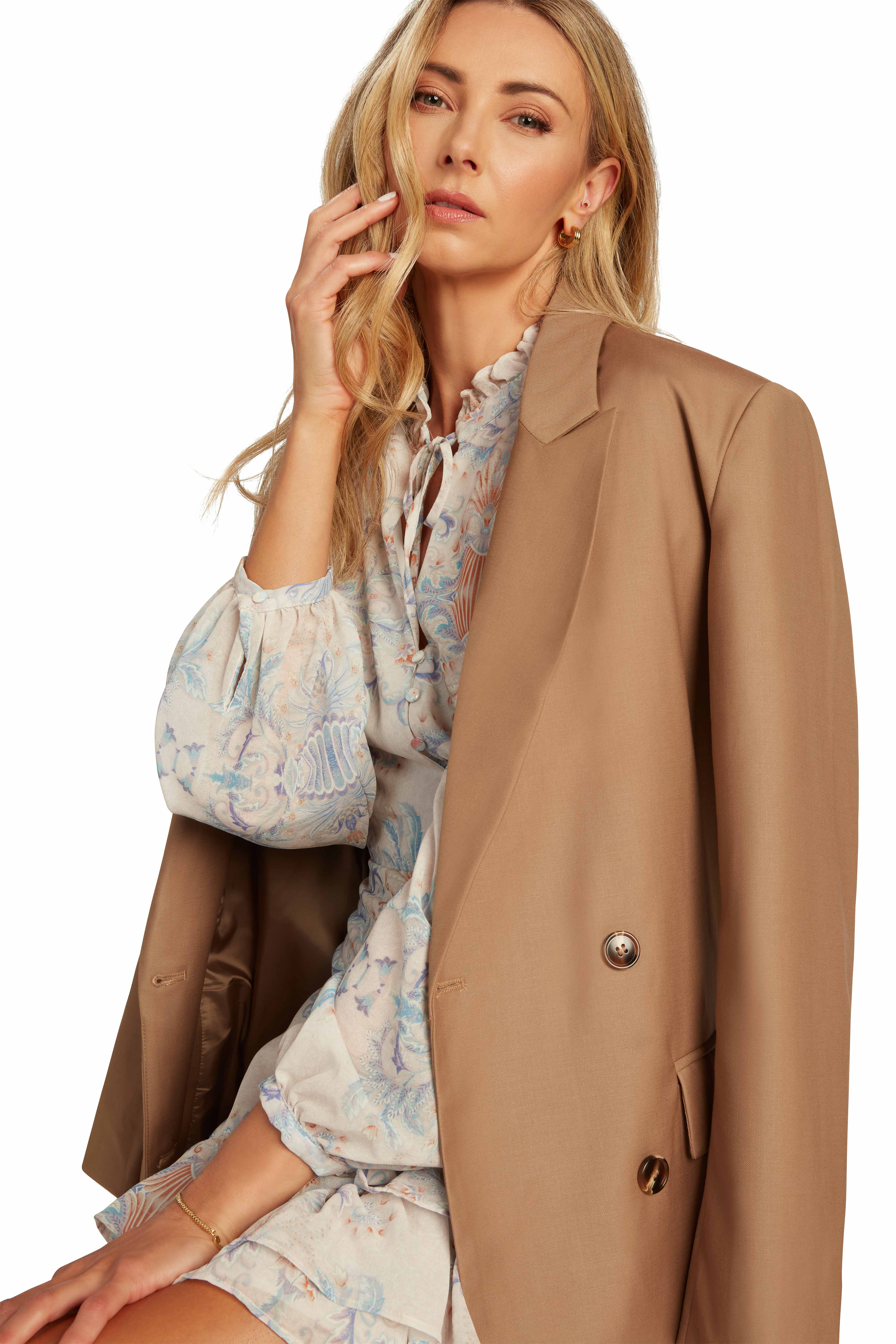 THE BEST BLAZER CAMEL