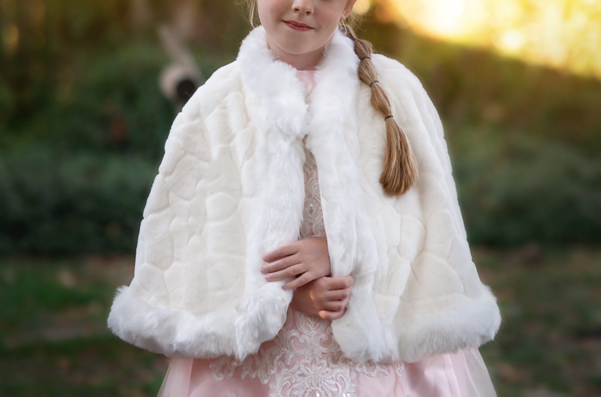 CATHERINE FAUX FUR CAPE WHITE