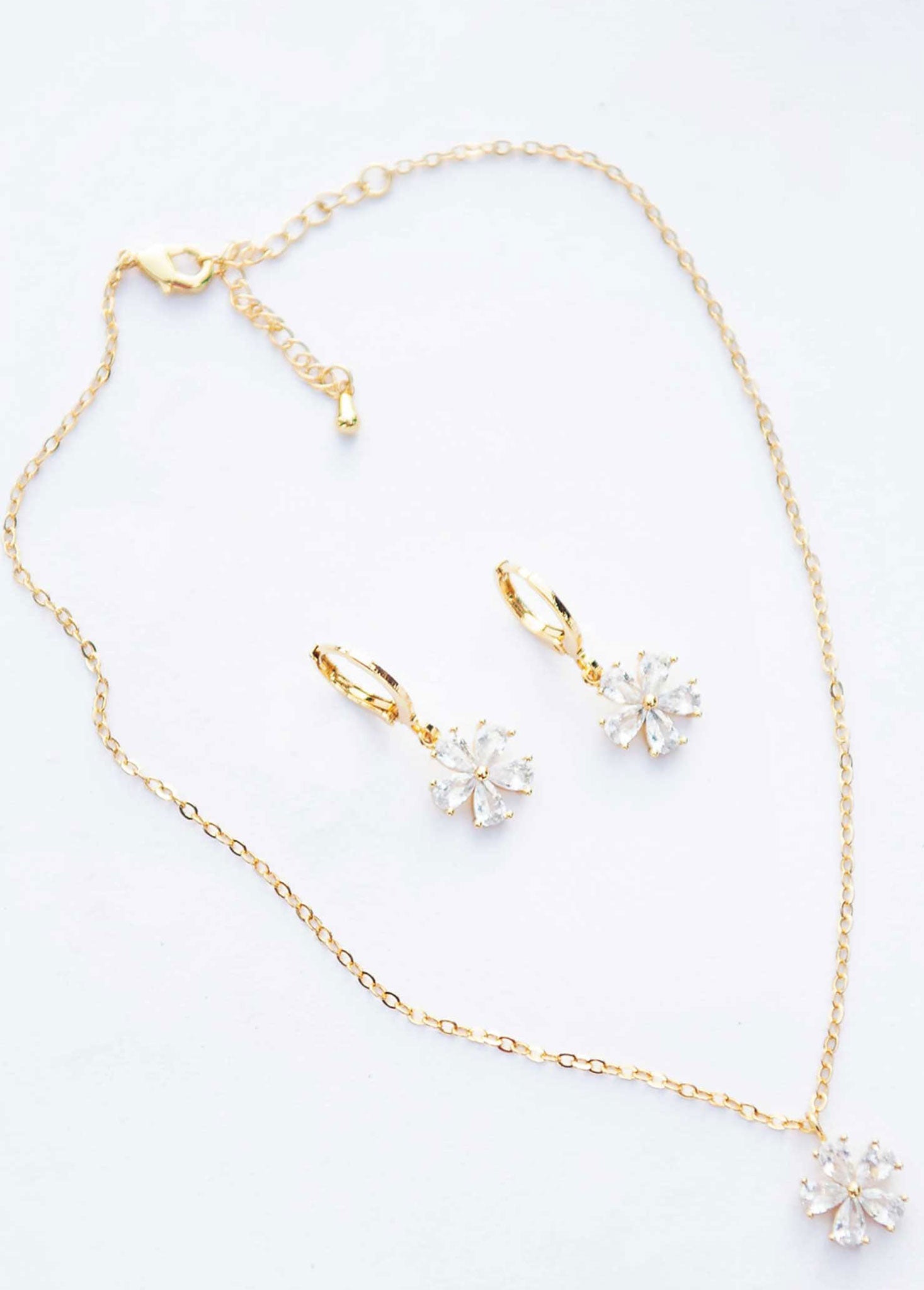 FLOWER NECKLACE & EARRING SET