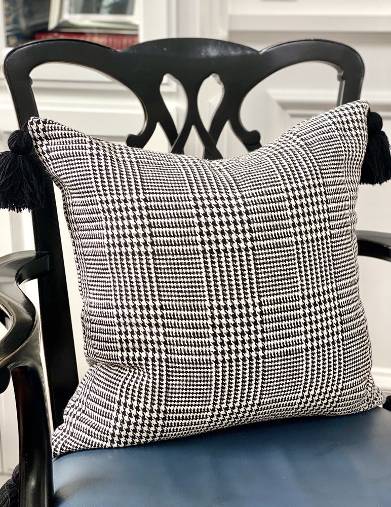 GLEN PLAID TASSEL PILLOW CASE