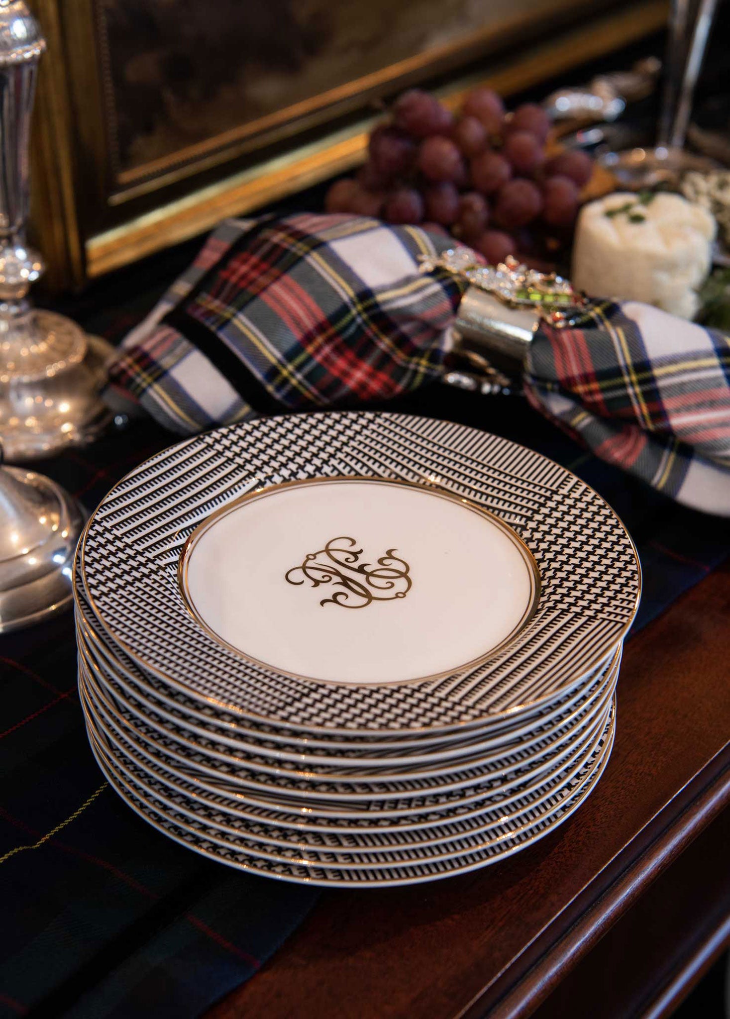 GLEN PLAID APPETIZER PLATES-4PC. SET