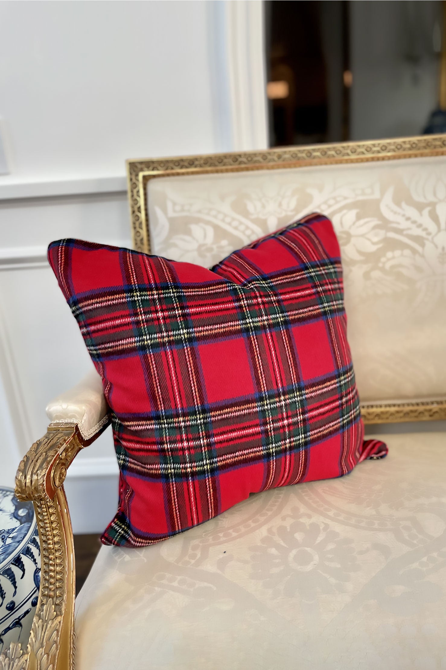 MONTROSE TARTAN PILLOW CRIMSON